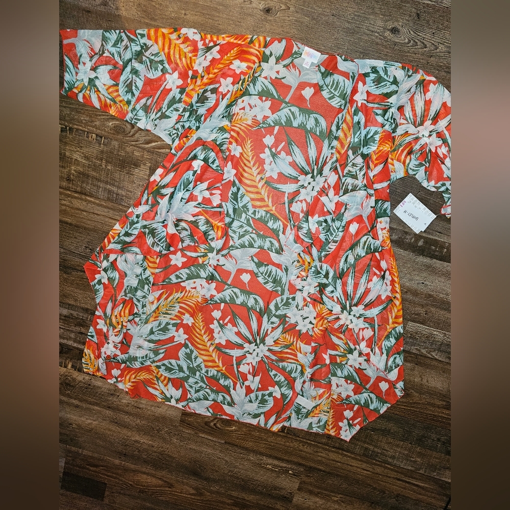 NWT M LuLaRoe Shirley Tropical